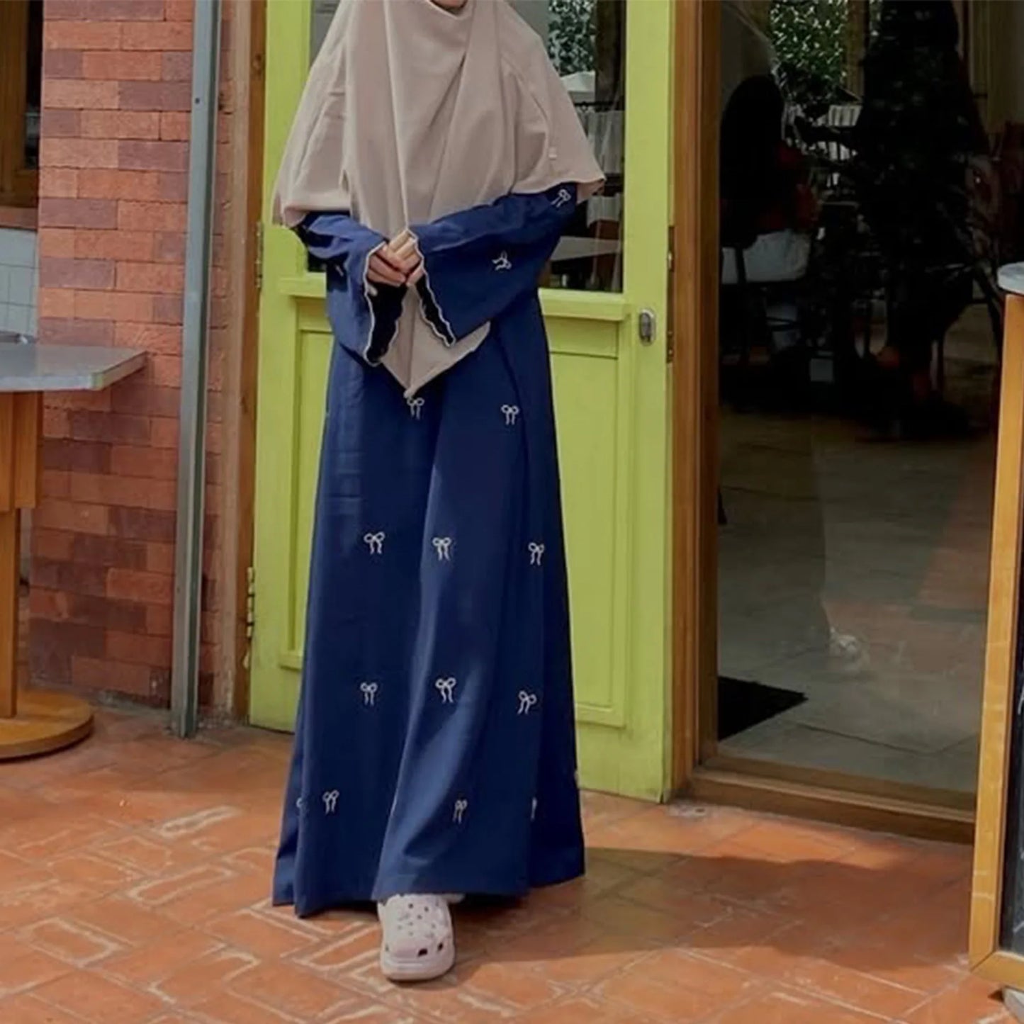 Exquisite Butterfly Embroidered $\text{Abaya}$