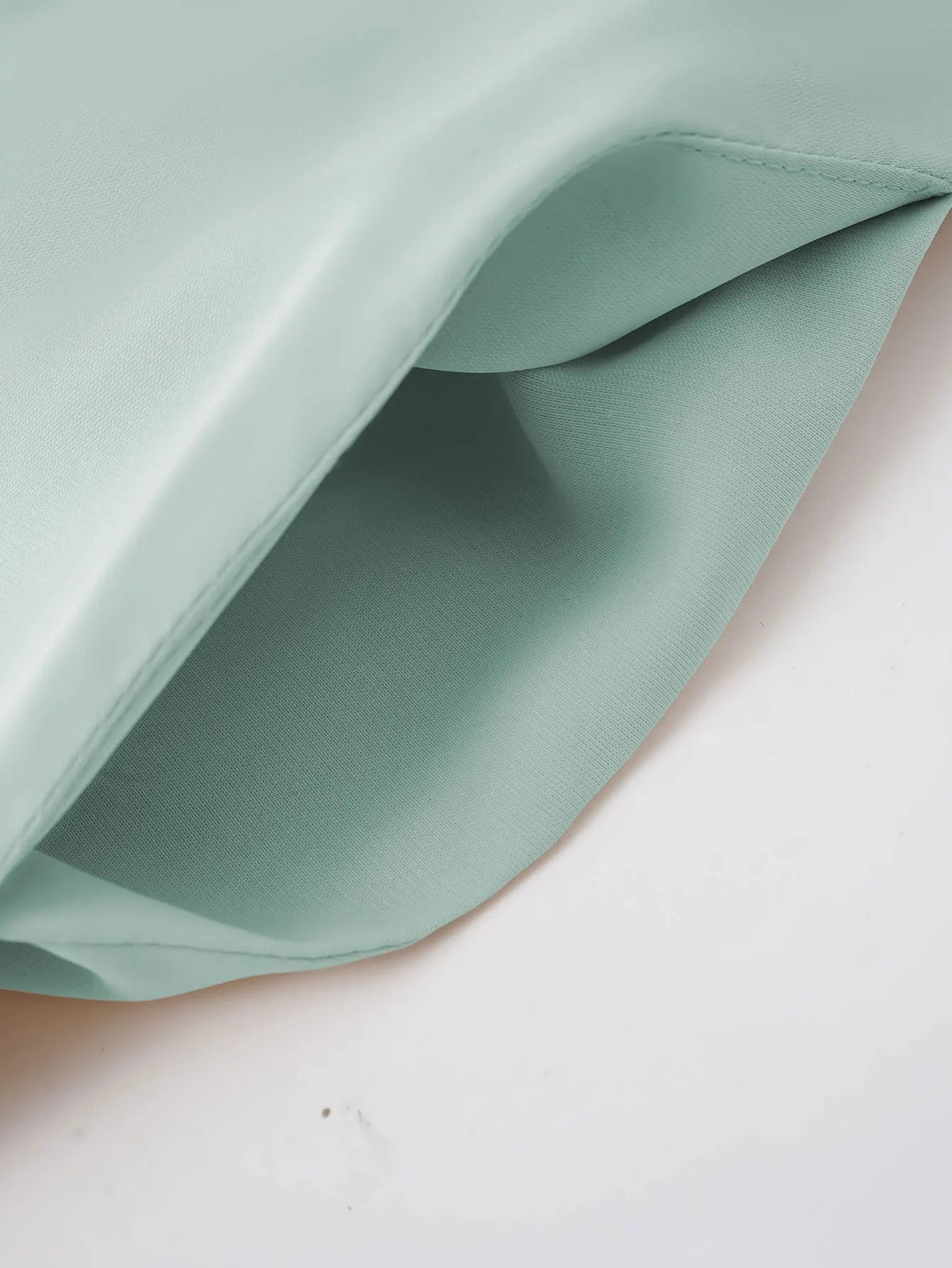 Royal Emerald Abaya, Luxurious Embroidered Elegance for Graceful Modesty