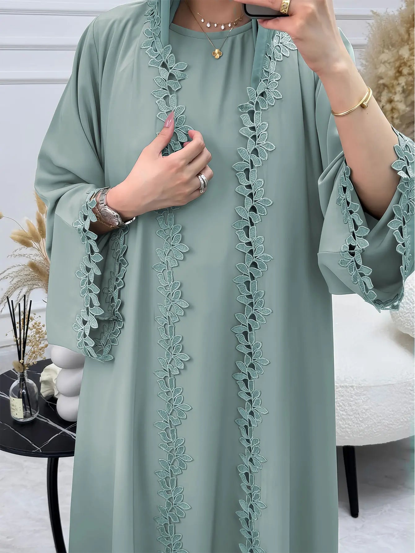 Royal Emerald Abaya, Luxurious Embroidered Elegance for Graceful Modesty