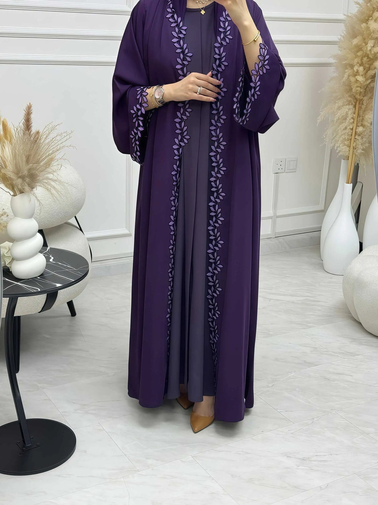 Royal Emerald Abaya, Luxurious Embroidered Elegance for Graceful Modesty