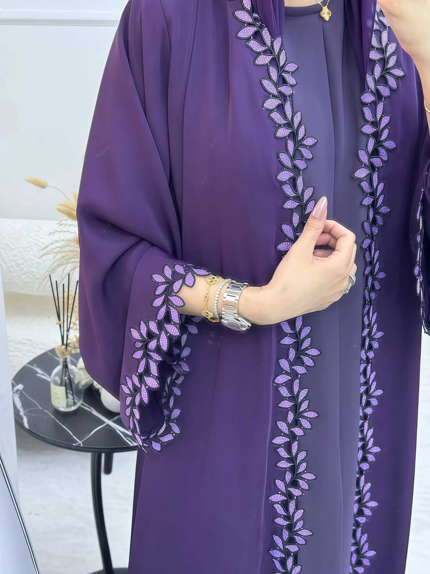 Royal Emerald Abaya, Luxurious Embroidered Elegance for Graceful Modesty