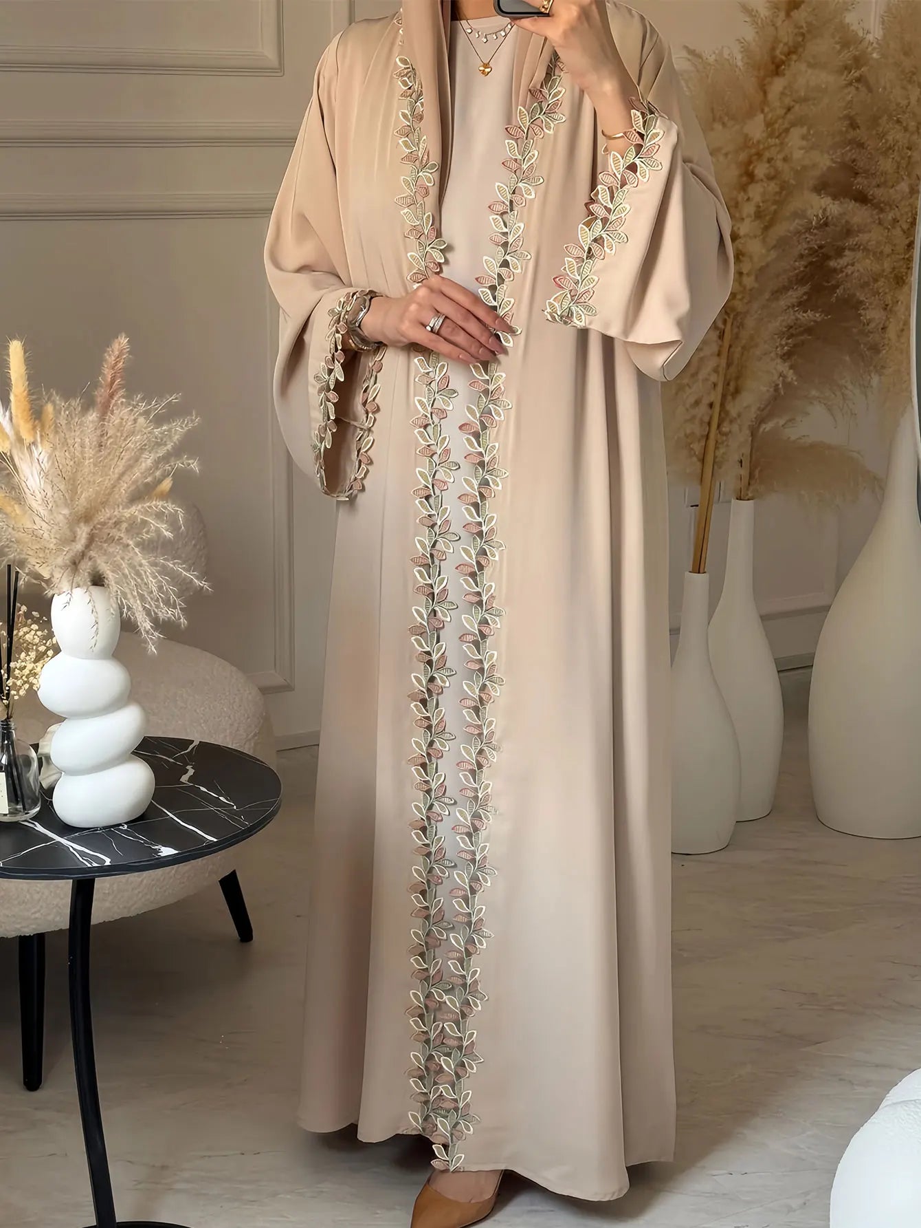 Royal Emerald Abaya, Luxurious Embroidered Elegance for Graceful Modesty